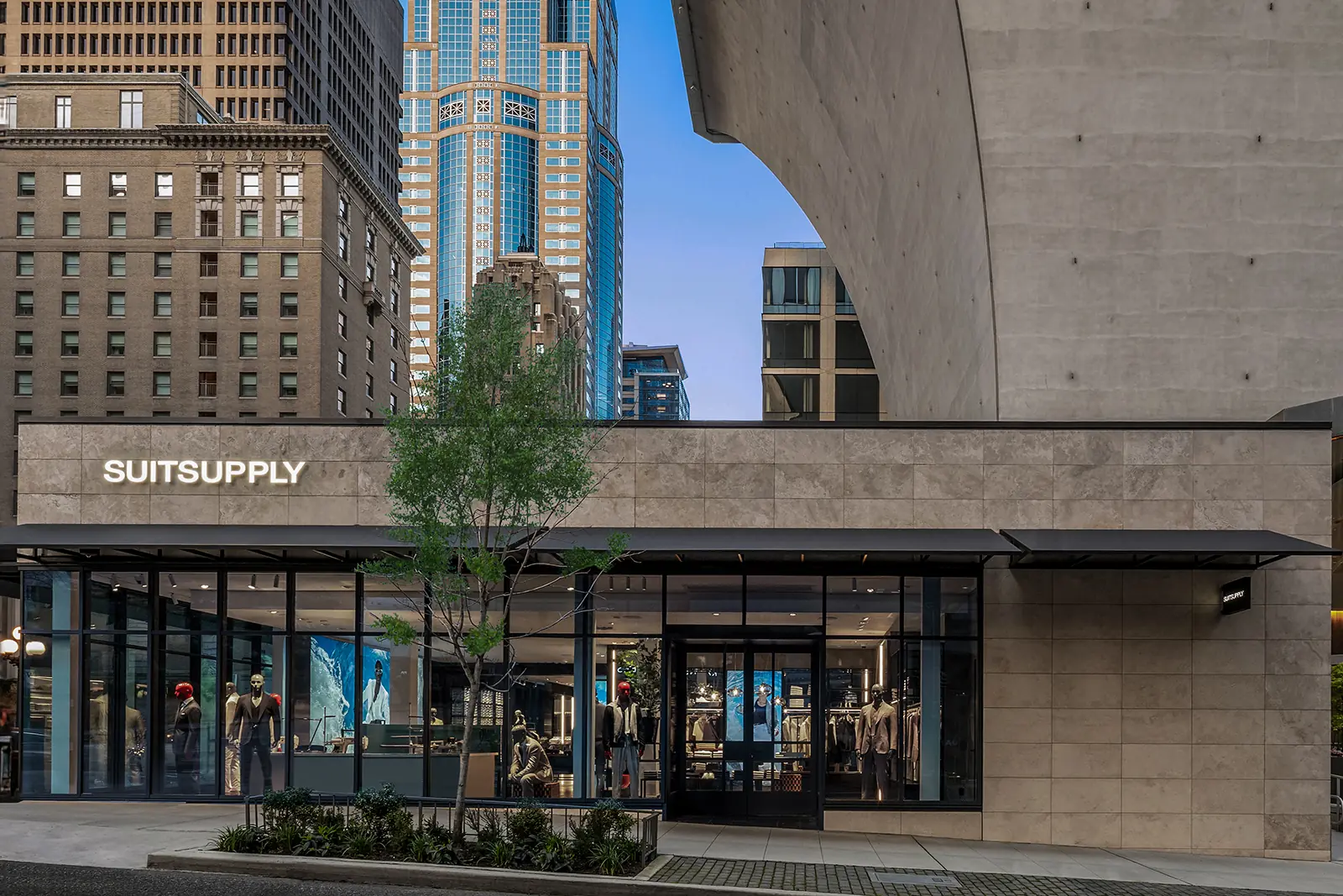 250404_SUITSUPPLY_SEATTLE_0070_MEDIUM RES_1