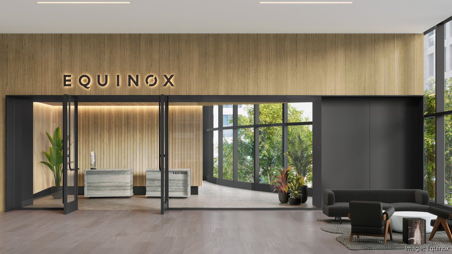 rainier-square01-reception600-dpi_900xx1800-1013-0-34